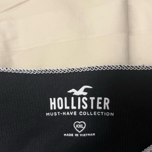 Hollister Must-Have Collection Cropped Tank Top - Picture 4 of 4